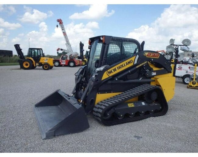 Мини-погрузчик New Holland C332