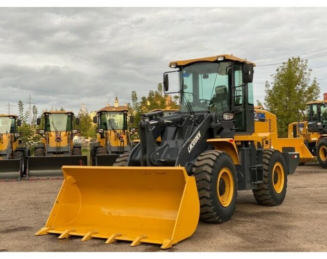 Фронтальный погрузчик XCMG LW300KN