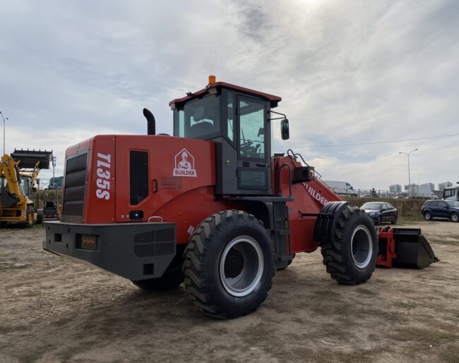 Телескопический погрузчик BUILDER TL35S