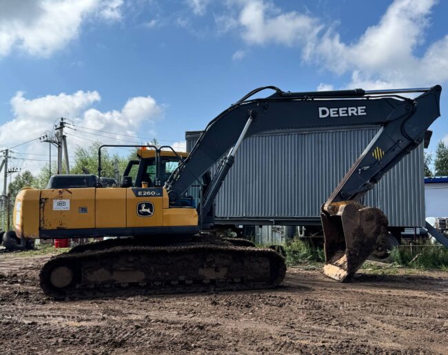 Гусеничный экскаватор John Deere E260LC, 2021